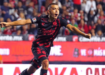 Gilberto Mora hace historia como el jugador más joven en debutar con el Tricolor