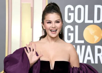 Selena Gomez comparte su lucha contra la bipolaridad y ansiedad