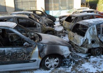Violencia en Francia durante Año Nuevo deja 420 detenidos y casi 1,000 autos quemados
