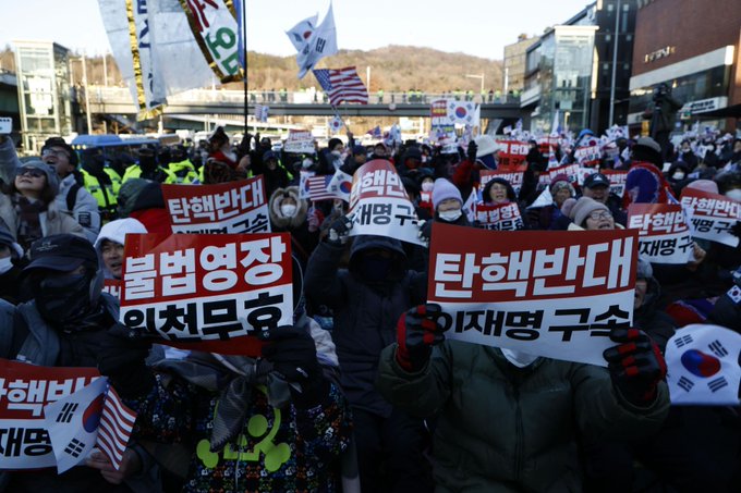 Tensiones en Seúl por nuevas protestas y el operativo de arresto suspendido de Yoon Suk-yeol
