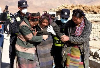 China intensifica los trabajos de rescate tras un devastador terremoto en el Tíbet