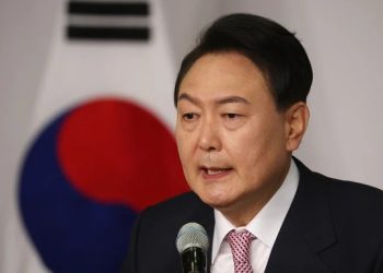 Autoridades surcoreanas ingresan a la residencia presidencial para arrestar a Yoon Suk-yeol