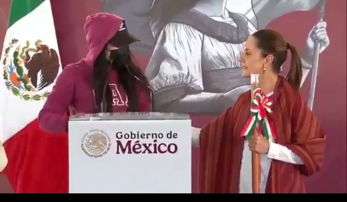 María Elena Ríos denuncia injusticia en evento oficial en Oaxaca