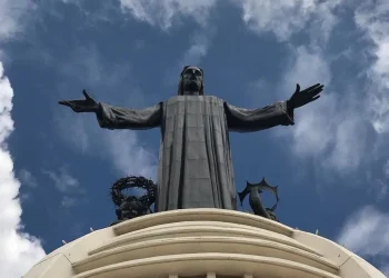 Niña fallece tras correr en la Marcha Nacional Juvenil a Cristo Rey