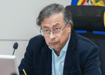 Petro no asistirá a la investidura de Maduro por falta de elecciones libres