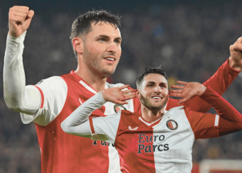 Feyenoord rechazaría ofertas por Santiago Giménez