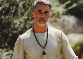 Sergio Mayer sufre accidente durante sus vacaciones en la nieve