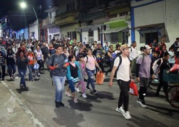 “Caravana migrante inicia su trayecto desde la frontera sur de México”