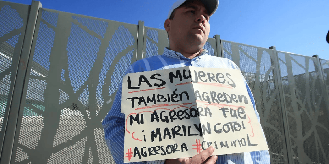Víctimas de Marilyn N. se manifiestan en San Andrés Cholula exigiendo justicia