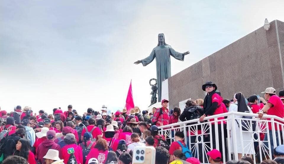 Niña fallece tras correr en la Marcha Nacional Juvenil a Cristo Rey