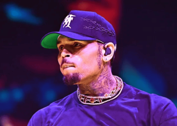 Chris Brown demanda a Warner Bros por agresión sexual en documental
