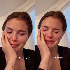 Selena Gomez fue vista llorando y pidiendo perdón a los mexicanos en un video viral que rápidamente se difundió en redes sociales. 