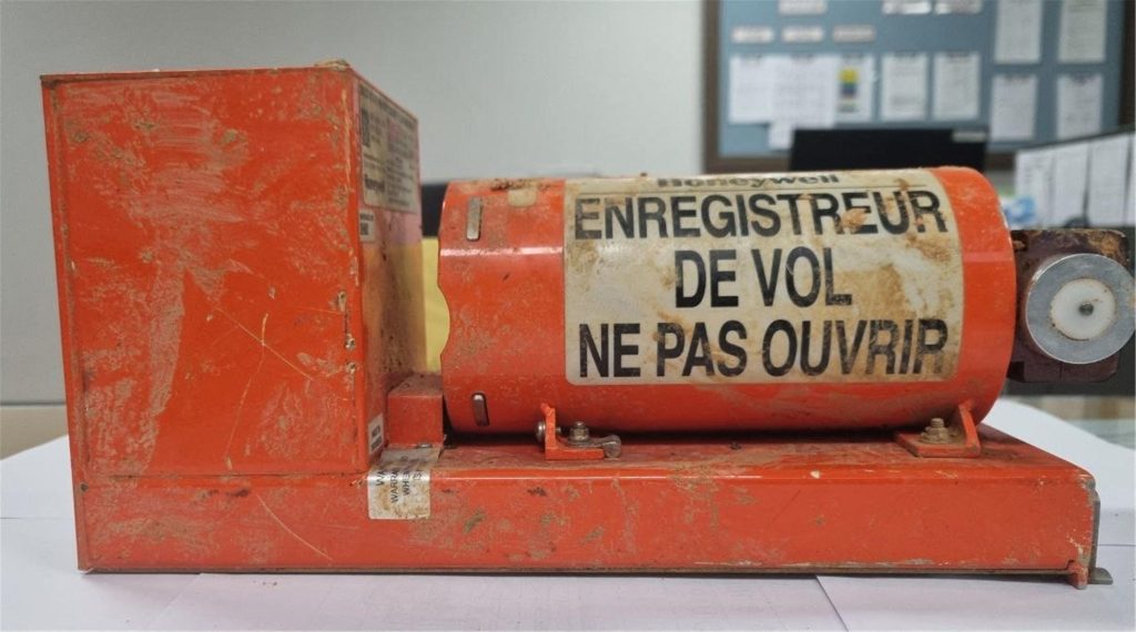 Cajas negras de un avón.
"La grabadora dejo de funcionar"