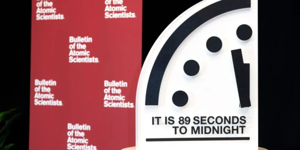 “Reloj del Juicio Final” avanza: humanidad a 89 segundos de la hora final