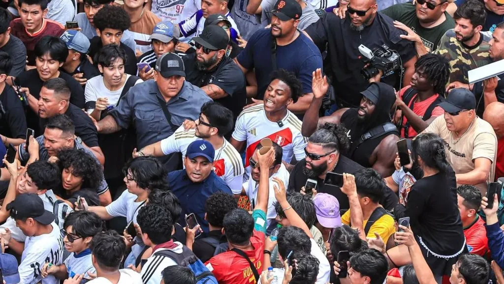 La llegada de Speed a Lima generó una controversia en el Aeropuerto Jorge Chávez cuando streamers peruanos lo siguieron en vivo.