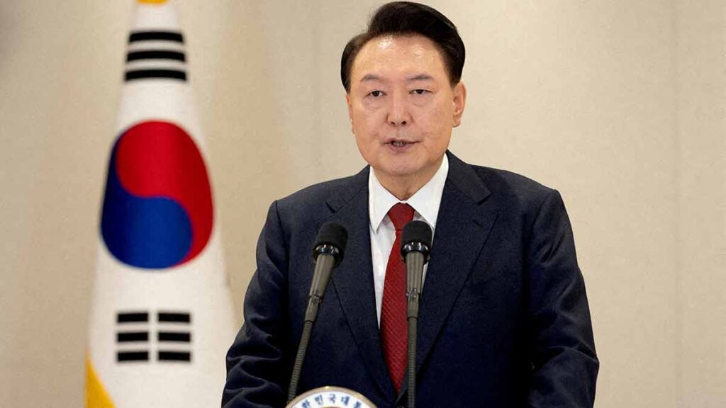 Yoon Suk Yeol, expresidente de Corea del Sur, fue arrestado formalmente tras su declaración de ley marcial en diciembre, que lo ha dejado expuesto a cargos de rebelión.