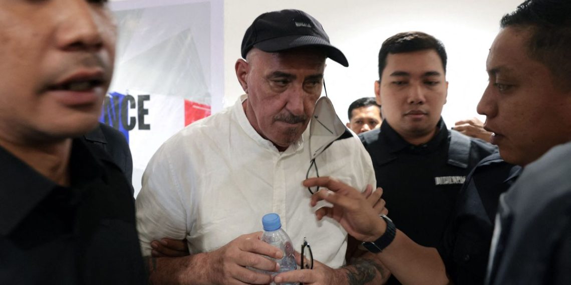 Francés condenado por drogas en Indonesia; regresa a Francia