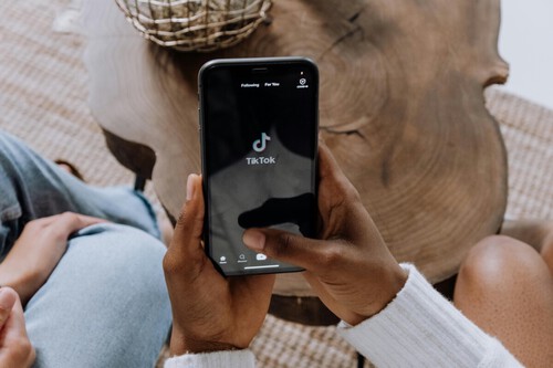 TikTok regresa a las tiendas de aplicaciones en EE.UU.