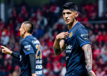 Acusan al VAR de alterar audios y líneas en el gol anulado a Alan Pulido en el partido Toluca vs Chivas
