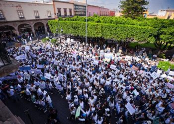 Más de 5 mil estudiantes marchan para exigir seguridad y justicia en Celaya, Guanajuato