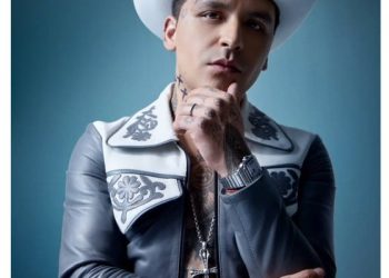 Christian Nodal brilla en Rolling Stone y reafirma su amor por México