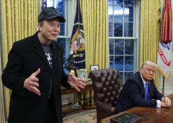 Trump firma orden para reducir la plantilla del gobierno federal