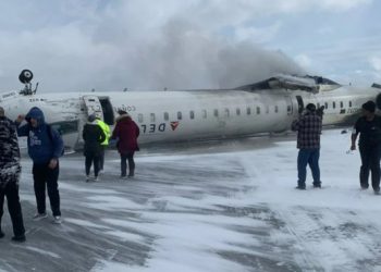 Avión de Delta sufre accidente al aterrizar en Toronto