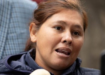 Madre de niño muerto por mina en Michoacán pide asilo en EE.UU. y exige justicia
