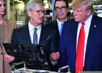 Trump dice que Apple cerró fábricas en México y trasladará producción a EE.UU.