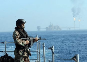 Marina reforzará seguridad en plataformas de Pemex tras ataques de piratas