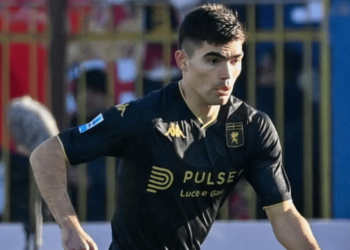 Johan Vásquez, seguido por grandes clubes de Italia; su salida del Genoa es una posibilidad