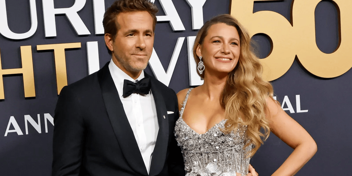 Ryan Reynolds menciona el drama legal de su esposa Blake Lively en el especial del 50º aniversario de SNL
