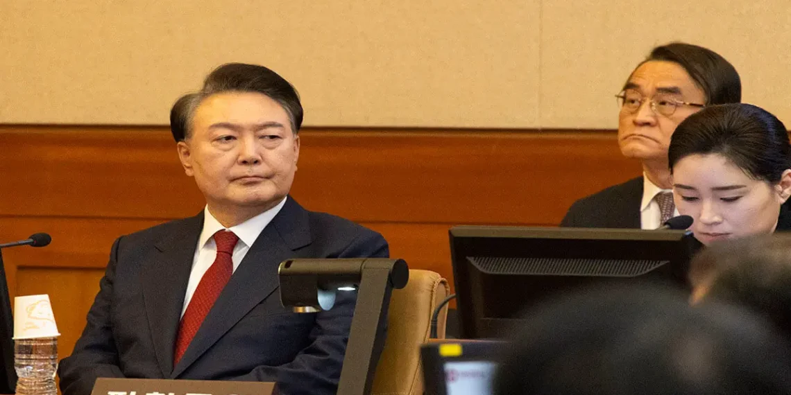 Comienza juicio en Corea del Sur contra el presidente destituido Yoon Suk Yeol