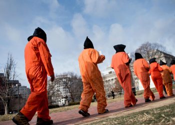 Trump cierra cárcel de Guantánamo tras deportación de inmigrantes