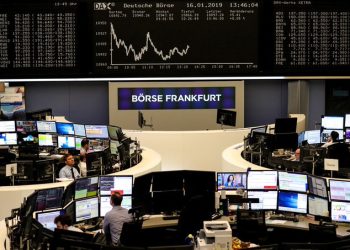 Bolsas europeas y el euro caen tras aranceles de EE.UU.