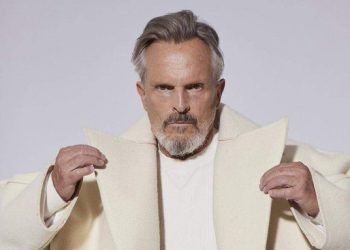 Miguel Bosé regresa a los escenarios tras un proceso de reconstrucción personal