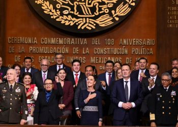 Sheinbaum defiende la soberanía de México en el aniversario de la Constitución