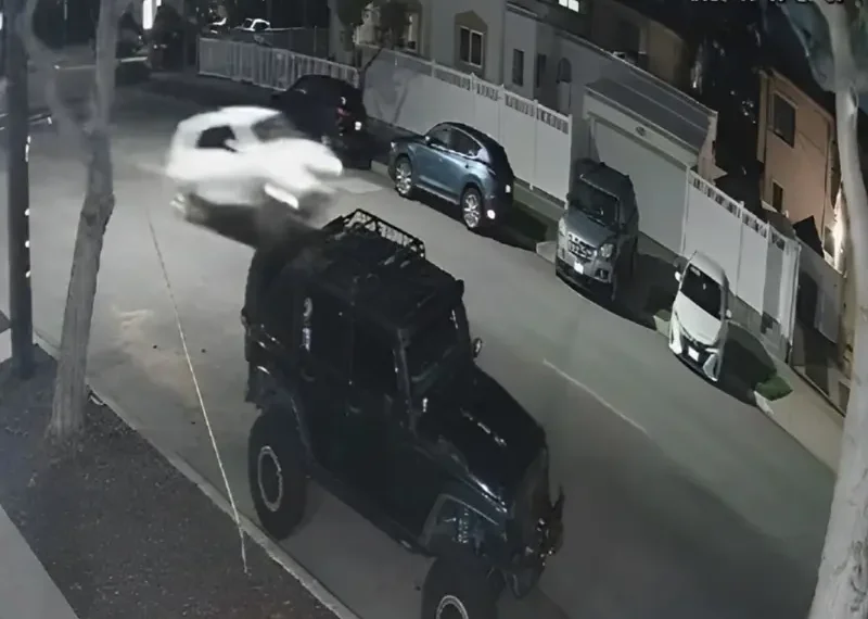 Impactante accidente en Redondo Beach: auto vuela por los aires