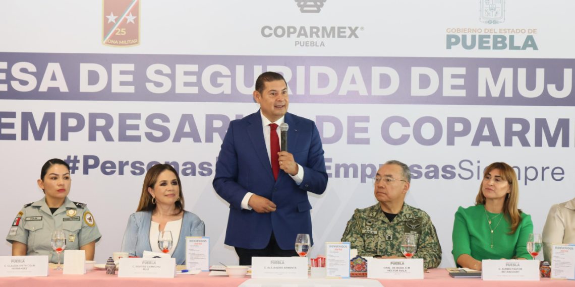 Gobierno estatal y mujeres empresarias acuerdan estrategia de seguridad en Puebla