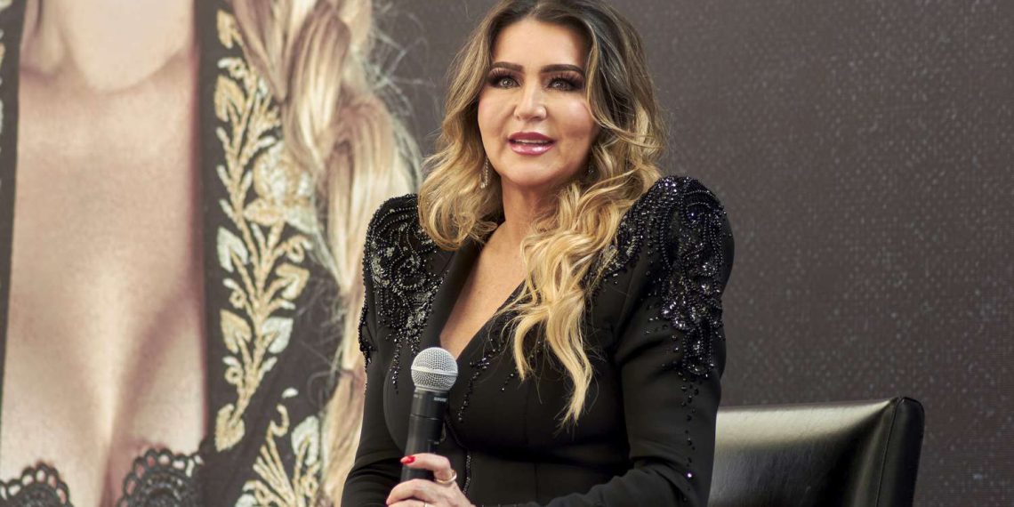 Alicia Villarreal revela en lágrimas que la llevó a denunciar a Cruz Martínez