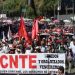 Maestros de la CNTE marchan al Zócalo en protesta contra reforma del ISSSTE