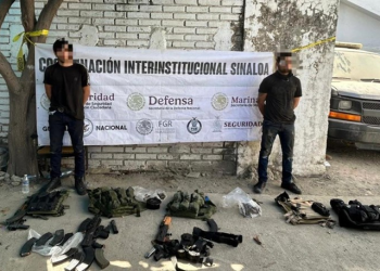 Secretaria de Marina captura a tres hombres armados y asegura 12 vehículos en Mazatlán