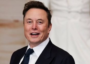 Elon Musk lleva vehículos Tesla a la Casa Blanca tras caída en ventas