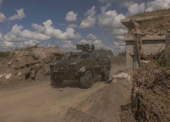 Tropas ucranianas se retiran de Kursk tras avance ruso