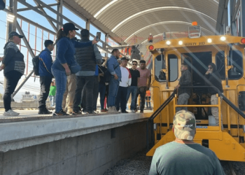 Vecinos de Tultepec detienen obras del Tren Suburbano por incumplimiento del gobierno