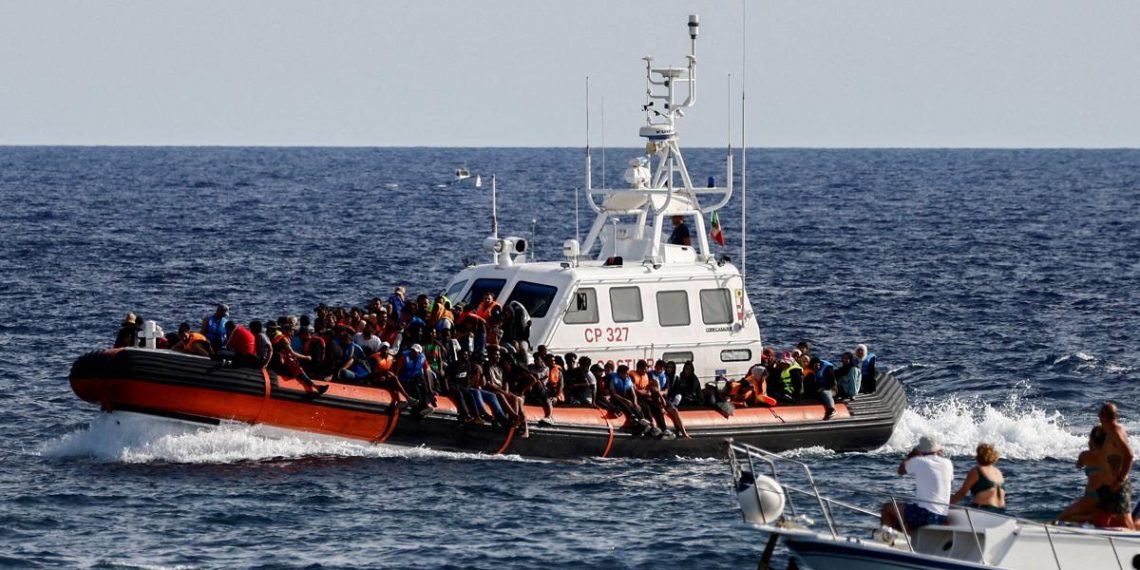 Naufragio de embarcación con migrantes en el Mediterráneo deja seis muertos