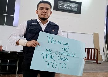 Periodistas exigen justicia tras agresión policial a reportero en Tepic