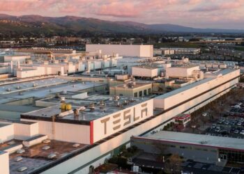 Tesla enfrenta posibles sanciones en Nueva York por no cumplir acuerdo de empleo