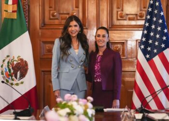 Claudia Sheinbaum y Kristi Noem acuerdan estrechar colaboración en seguridad y migración