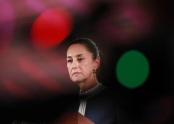 Claudia Sheinbaum es reconocida por Time como una de las 100 personas más influyentes de 2025